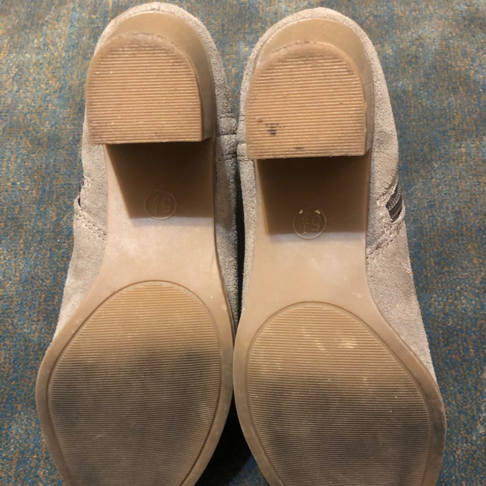 • Mossimo booties • - Picture 7 of 7